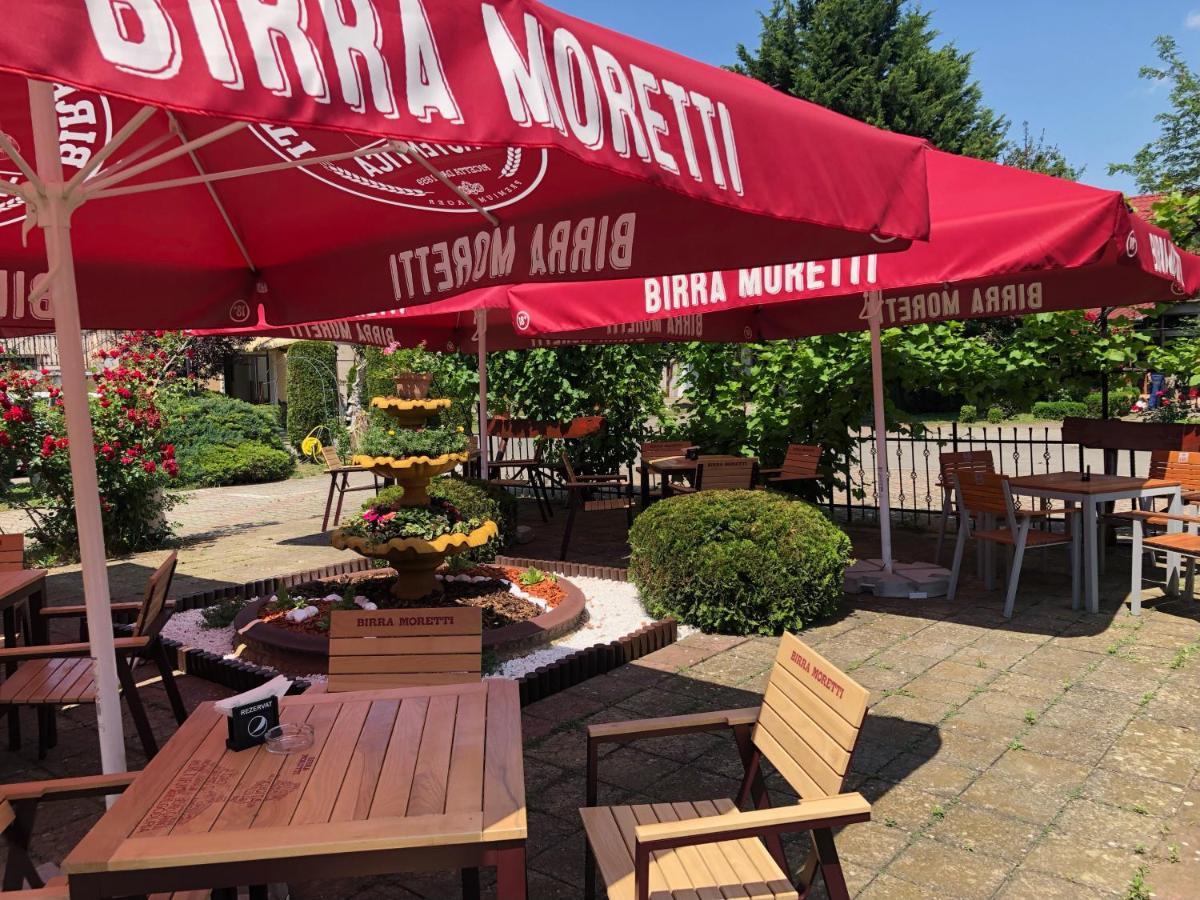 Pensiunea Viena เตอร์กู-มูเรช ภายนอก รูปภาพ